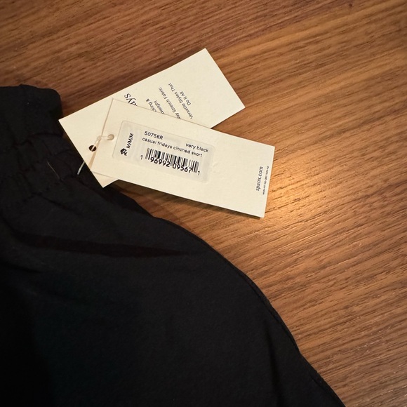 Spanx shape on the move skort nwt - Picture 6 of 10